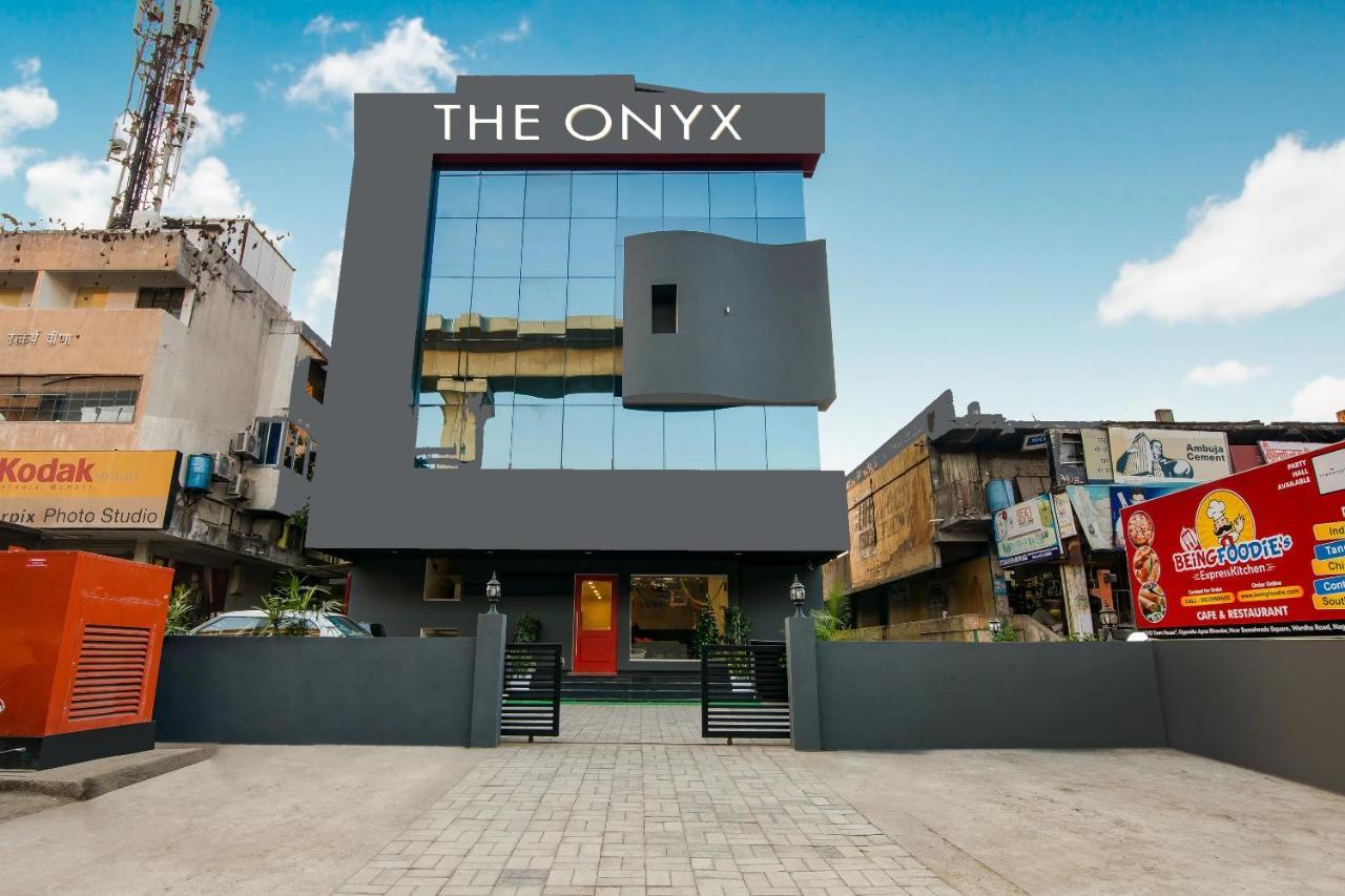 Hotel The Onyx Нагпур Екстериор снимка