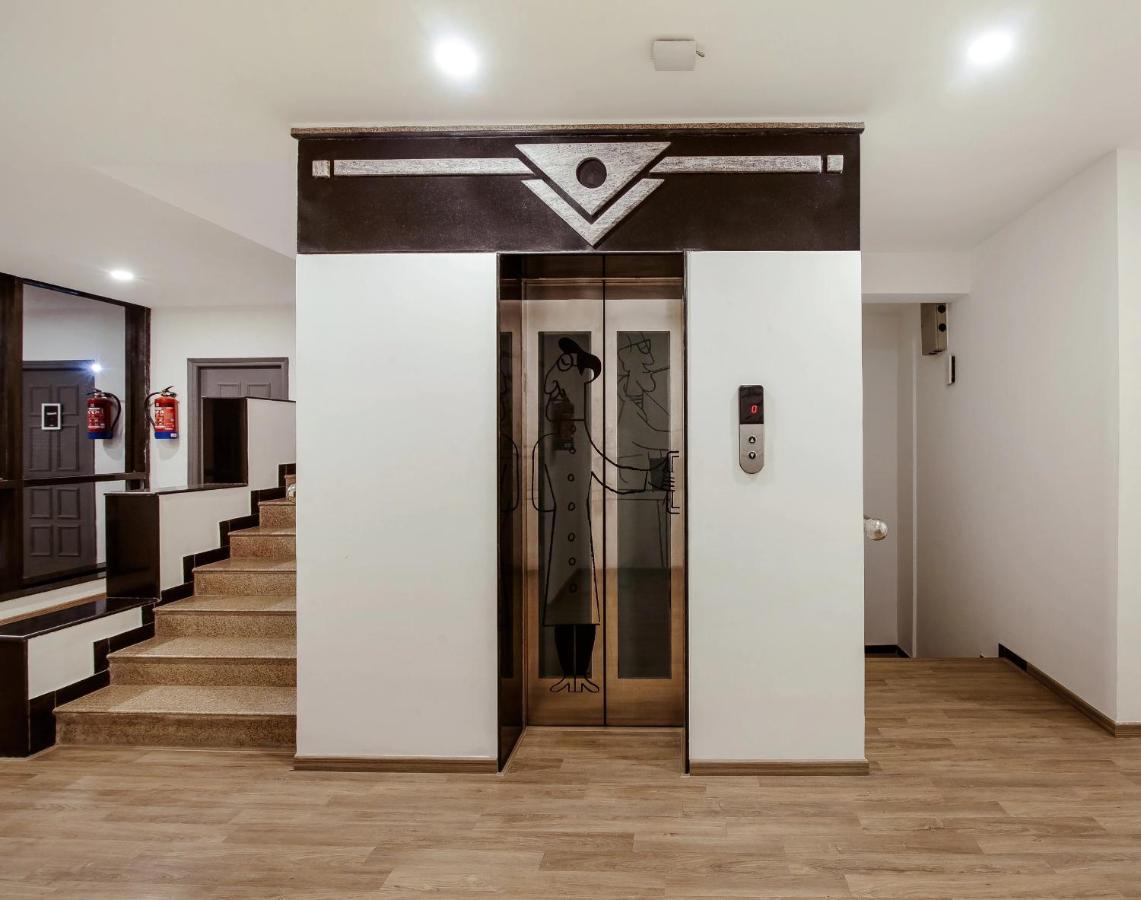 Hotel The Onyx Нагпур Екстериор снимка